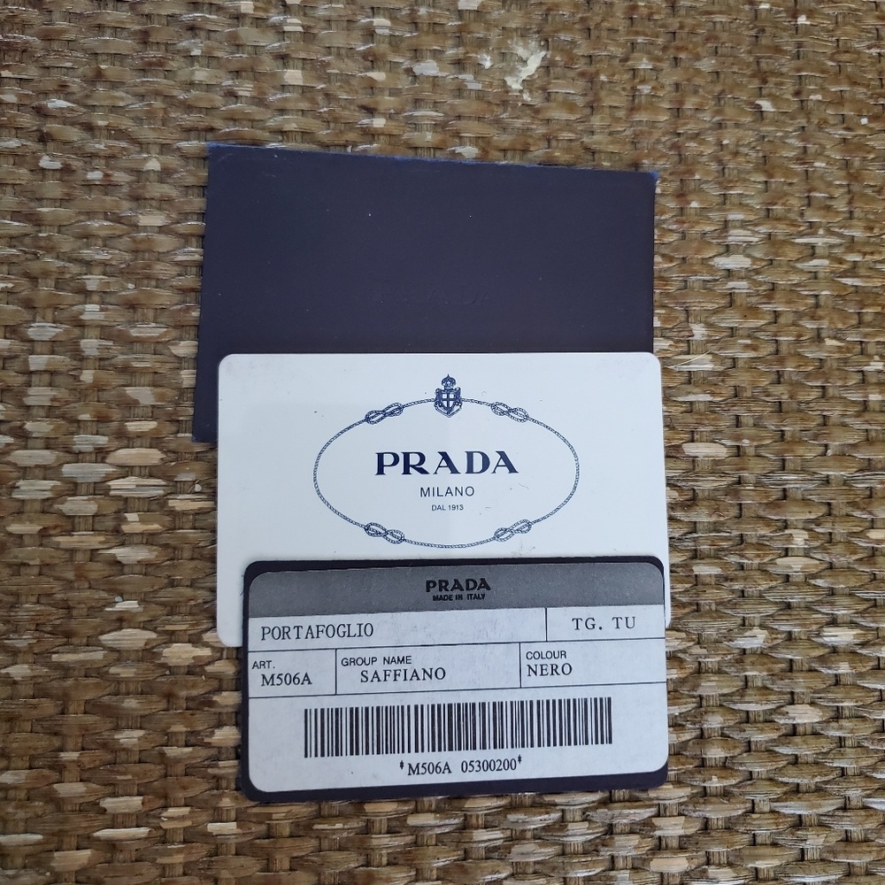 Prada Wallet - Picture 4 of 8